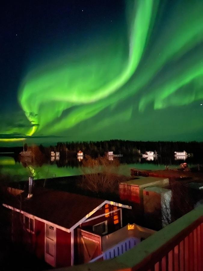 Aurora Bayside Inn Yellowknife Exterior photo