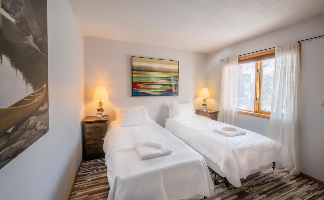 Aurora Bayside Inn Yellowknife Exterior photo