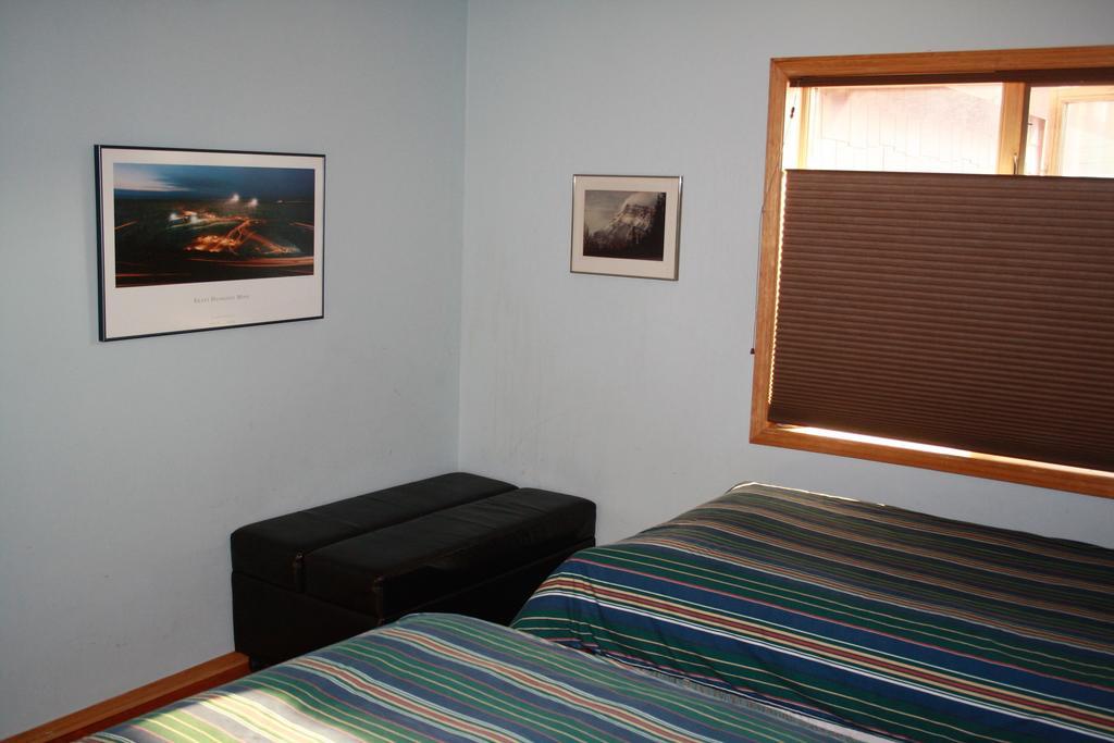 Aurora Bayside Inn Yellowknife Room photo