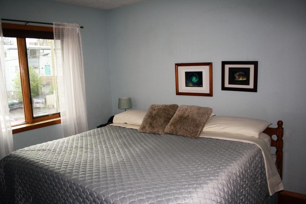 Aurora Bayside Inn Yellowknife Room photo